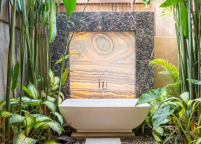 Villa La Rose And Camp Canggu (Bali)